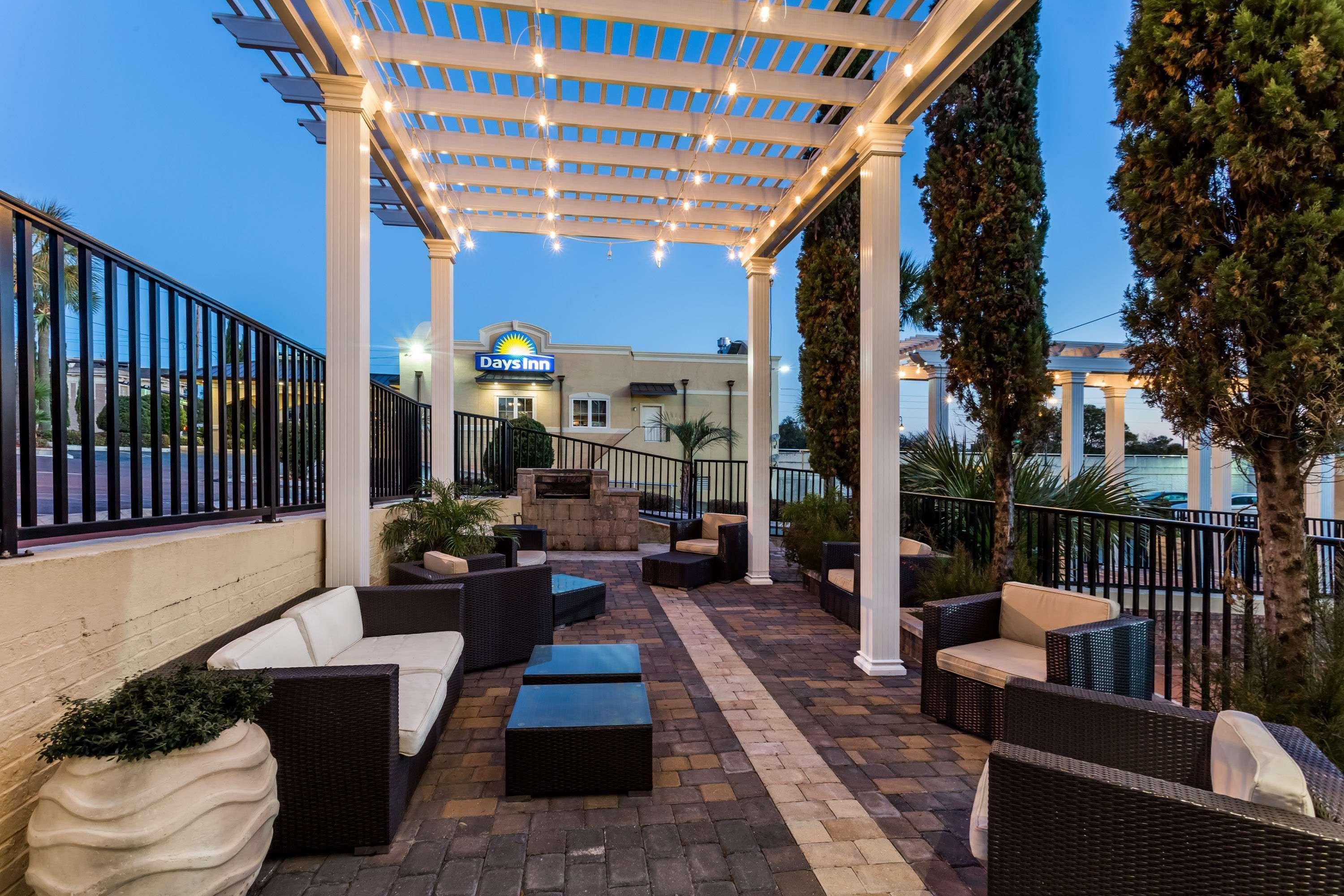 Days Inn By Wyndham Pensacola - Historic Downtown Exterior foto
